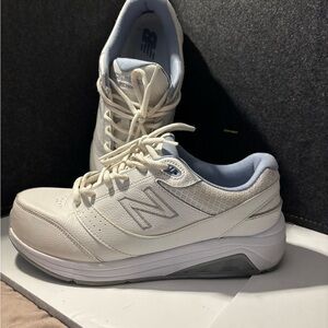New Balance Women's White and Gray Shoes